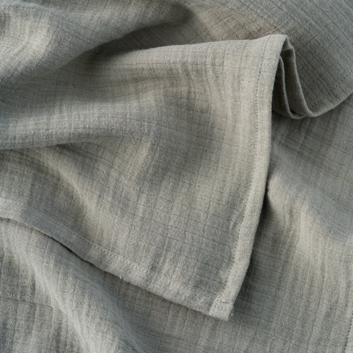 Sage organic cotton muslin, close-up